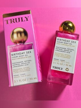 TRULY Birthday Sex Luxury Body Oil — Hot Pink & Gold